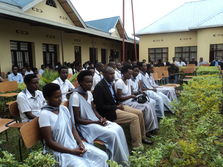 Abanyeshuri ba Kibogora Polythecnic mu muhango wo kwibuka.