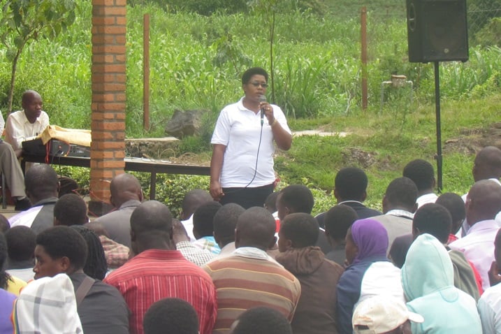 Depite Nyiramadirida Fortune yasabye urubyiruko rwo mu karere ka Burera kuba abarinzi b'amahoro ndetse n'ab'igihugu.