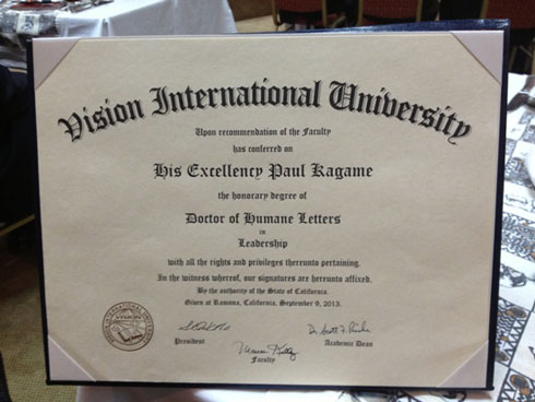 Doctorat kaminuza ya Vision International yageneye Perezida Kagame.