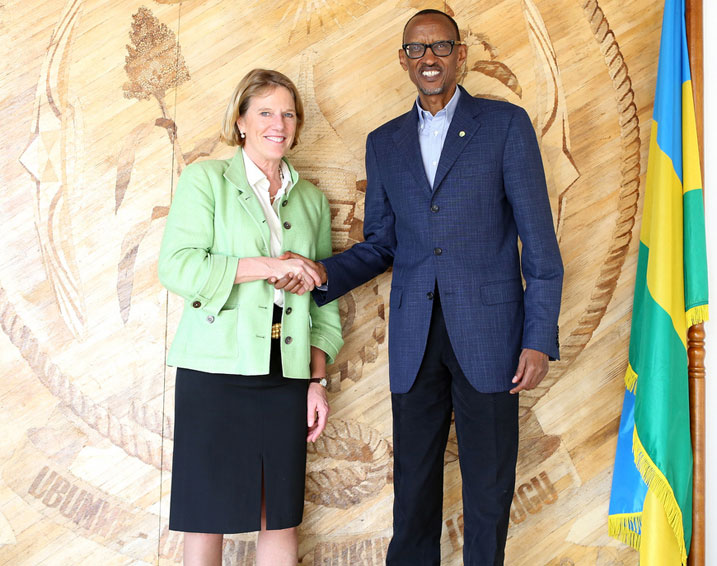 Perezida Kagame yakira Madam Littlefield uyobora ikigo cya Leta Zunze Ubumwe z'Amerika gishinzwe guteza imbere ishoramari mpuzamahanga.
