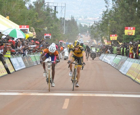 Umunya-Eritrea Ayob Metkel yarushije Umunya-Afiruka yEpfo Meintjes Louis amasegonda macye cyane.