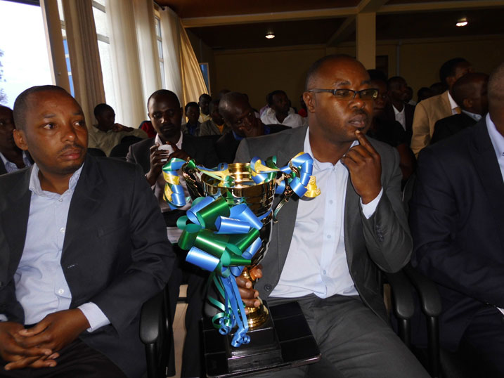 Kanyarwanda Eugene, umuyobozi w'umurenge wa Muganza wabaye uwa mbere abuga ko batagiye kwicara ahubwo bazakora cyane.