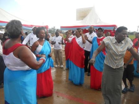 Abanyamuryango b'akagari ka Ruyenzi bishimiye ibyo bagezeho.