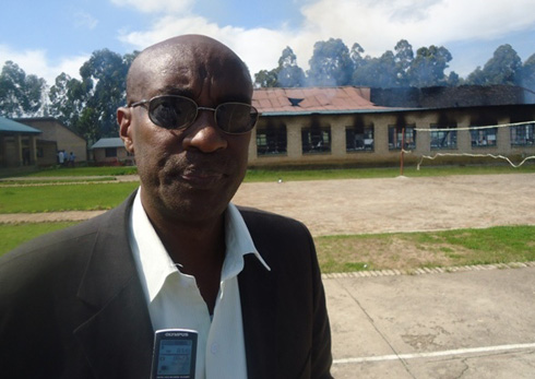 Frère Gahima Alphonse umuyobozi wa ES Byimana, avuga ko bagiye gushyiraho abantu bazajya bahora mu macumbi y