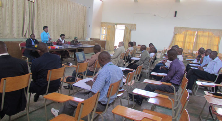 Aba ni abayobozi b'imirenge ya Gakenke mu nama bunguranagamo uko bazafatanya kwimakaza umuco wo kuzigama iwabo.