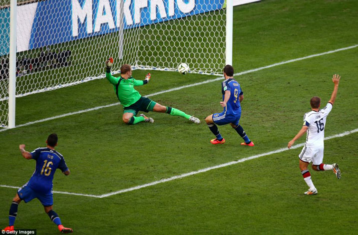Gonzalo Higuain yatsinze igitego mu gice cya mbere ariko kirangwa kuko yari yaraririye.