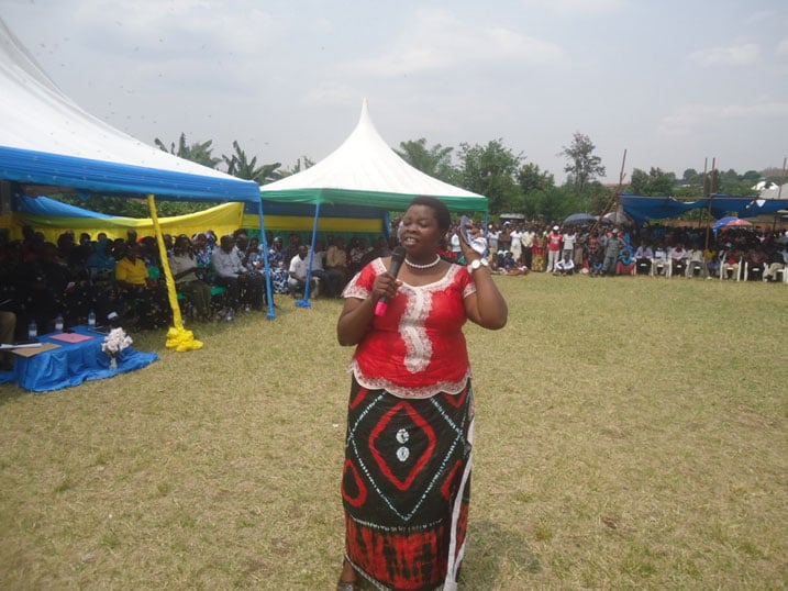GUverineri Mukandasira arasaba abaturiye ikibaya cya Bugarama kudateshuka ku nshingano zo kurera abana.