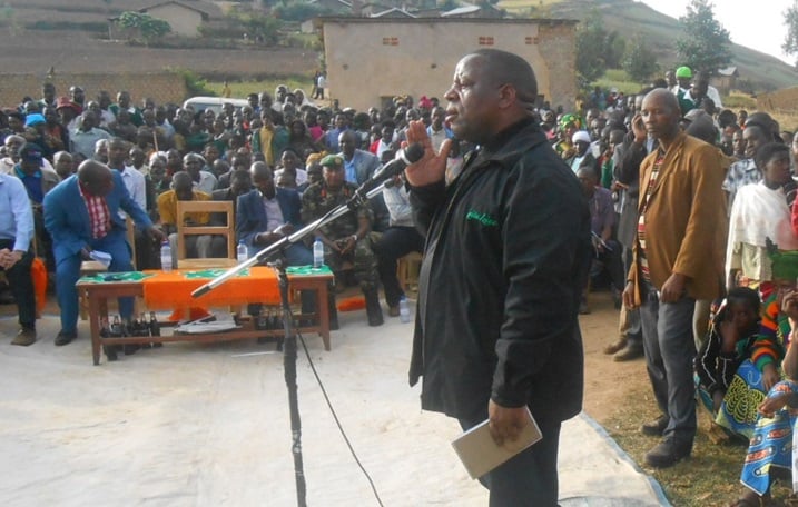 Guverineri Bosenibamwe yasabye ko Poste de Sante ya Nyamicucu yagurwa vuba ikaba Ikigo nderabuzima.