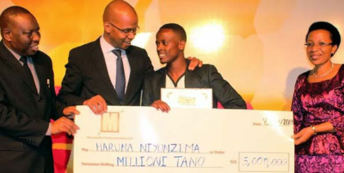 Haruna Niyonzima ashyikirizwa miliyoni 5 z