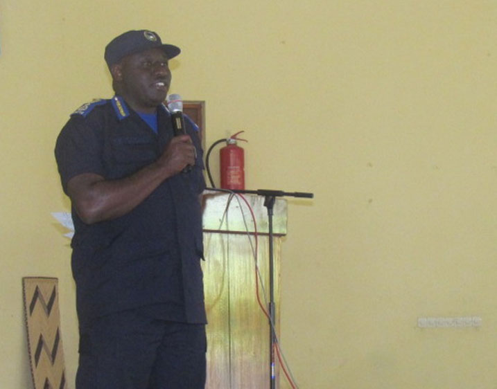 Umuyobozi mukuru wa Polisi y'u Rwanda yemereye Ndagijimana moto nshya.