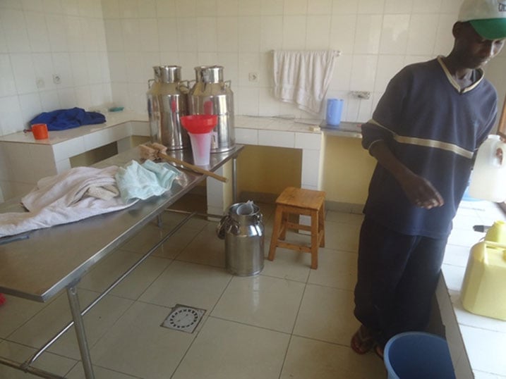 Abaturage ngo bahakuye isomo ryo kunywa amata atunganye.