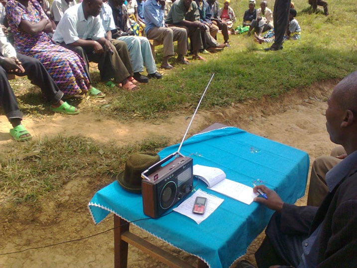 Nyuma y'ibiganiro mu midugudu bakurikiranye ijambo rya Perezida Kagame kuri radiyo.