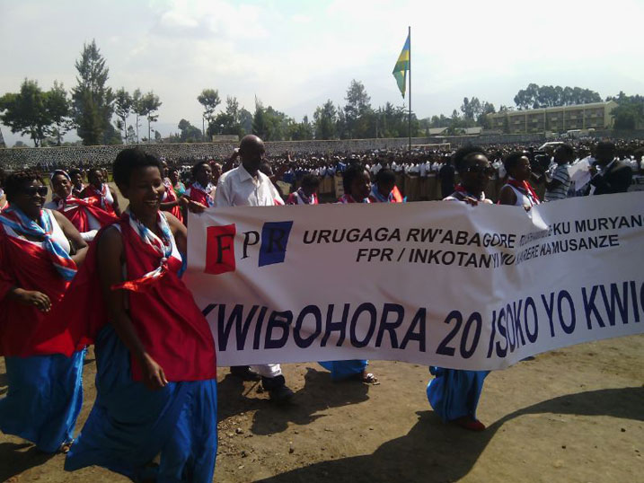 Abagore bishimiye ko bahawe ijambo. Aha ni mu karere ka Musanze.