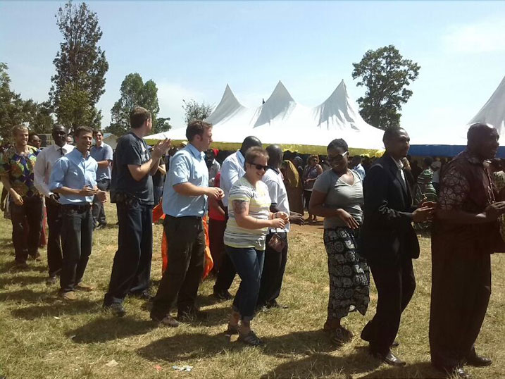 Mu karere ka Rwamagana, abanyamahanga bifatanyije n'Abanyarwanda mu birori byo kwibohora.