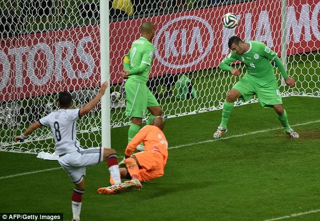Igitego cya kabiri cyatsinzwe na Mesut Ozil nicyo cyarangije burundu amahirwe ya Algeria.