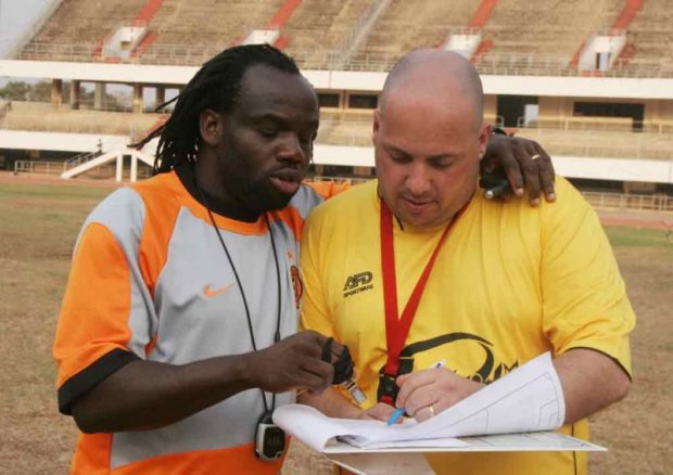Ikipe nini François Losciuto yatoje ni iyitwa Anges FC de Notsè yo mur Togo yamazemo amezi atandatu.