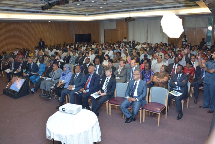 Bamwe mu bitabiriye umuhango wo kwibuka Jenoside yakorewe Abatutsi wabereye mu Buhinde.