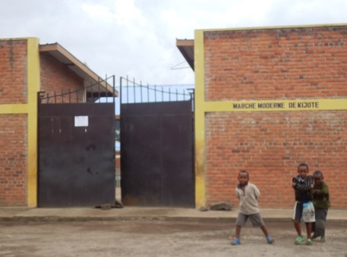 Isoko rya Bikingi ryubatse mu mudugudu wa Bikingi muri Kijote mu murenge wa Bigogwe.