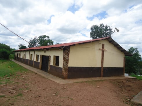 Imwe muri salle nini abanyeshuri bariragamo none ubu babaye bake ntibakiyakoreramo.