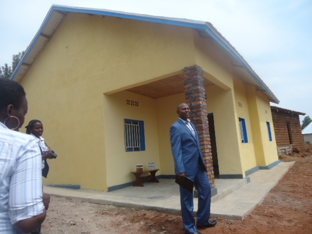 Iyi nzu yubatswe na Nyanza Technical School.