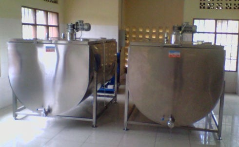 Izi mashini zifite ubushoboi bwo kwakira litiro z'amata ibihumbi 2500 kandi amata arimo amara ukwezi kurenga akiri inshyushyu.