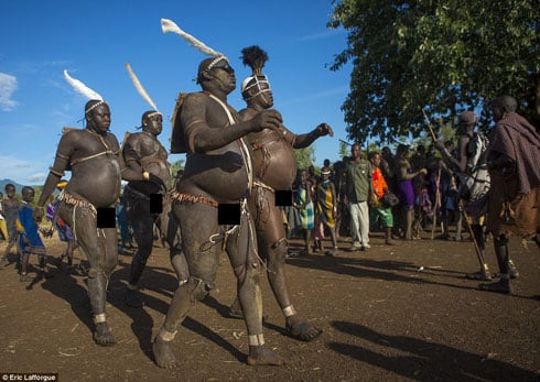 Iyo ibirori bya Ka'el bihumuje, abarushanwaga basubira mu buzima busanzwe.