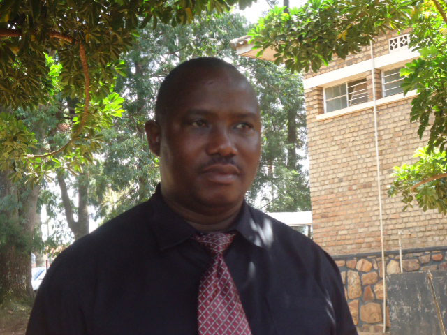 Jean Mary Vianney Gakwerere, ushinzwe amahugurwa muri RRA, yemeje ko inyandiko za RRA zizashyirwa mu kinyarwanda bitarenze ukwezi kwa Mata.