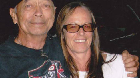 Janice Keihanaikukauakahihuliheekahaunaele ari kumwe n