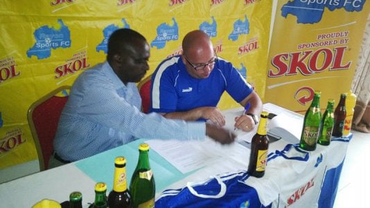 Jean François Losciuto wasinye umwaka umwe avuga ko kubera abakinnyi bagitatanye ataremenye neza isura y