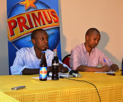 Jean Pierre Uwizeye wo muri Bralirwa na Joseph Mushyoma wo muri East African Promoters