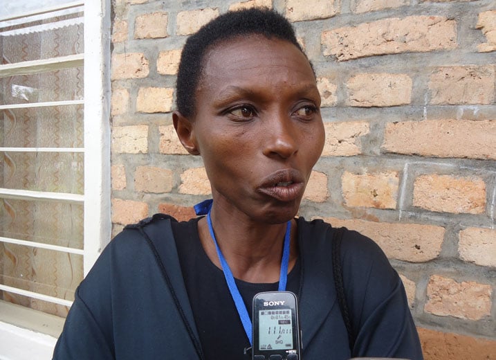 Jenoside ikirangira ngo nta kintu bari bafite barwarizaho uretse urutoki bari basigaranye, ku buryo byamusabaga gukora cyane.