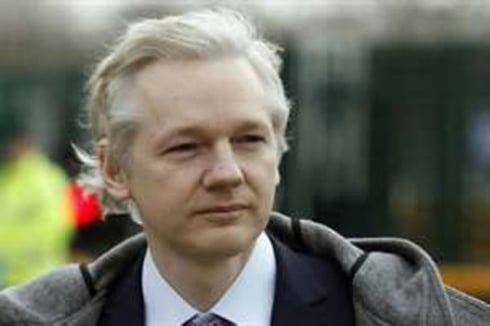 Julian Assange wabaye icyamamare mu kumena amabanga y