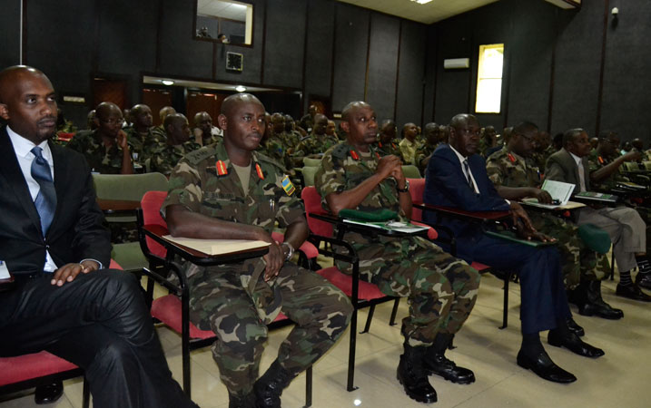 Abasirikari bari mu ishuri Rwanda Defence Force Command and Staff College bari mu masomo akomeye yo gukarishya ubwenge bitegura guhangana n'ibibazo by'umutekano muri Afurika muri iki gihe.