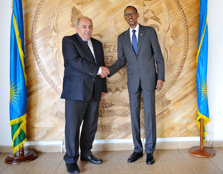 Perezida Kagame yakiriye ambasaderi Khaled Adbel-Salam wari uhagarariye igihugu cya Misiri mu Rwanda.