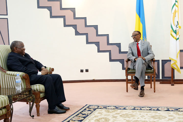 Perezida Kagame mu biganiro na Minisitiri w