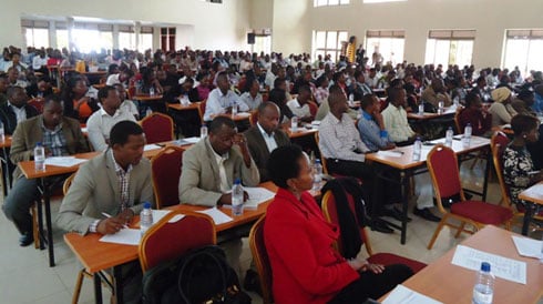 Aba ni abakozi bakorera muri minisiteri n'ibigo biyishamikiyeho baro bitabiriye gahunda ya Ndi Umunyarwanda