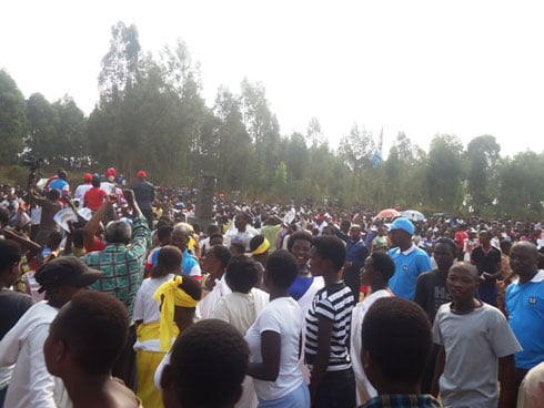 Ku kibuga cya Nyamasheke, abaturage bari benshi ku buryo bugaragarira amaso.
