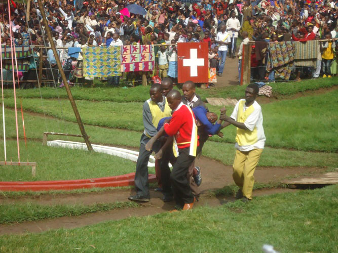 Kuri Paruwasi ya Ruhango bahize «kwa Yezu nyirimpuhwe» kubera ko hari abantu baza kuhasengera bafite ibibazo bigakemuka.