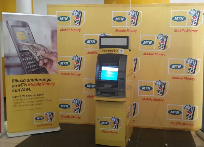 Ukoresha MTN Mobile Money ashobora kubikuza amafaranga akoresheje icyuma gitanga amafaranga (ATM) cya I&M.