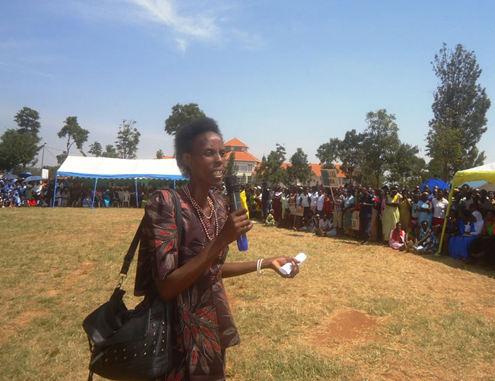 Madamu Madeleine yishimiye ibyiza leta y'u Rwanda ikora maze avuga ko 'igera ikirenge mu cy'Imana'.
