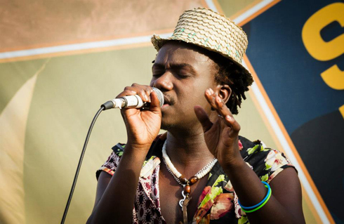 Mani Martin ngo inganzo ye ayikomora kuri Cecile Kayirebwa kandi amubona nka Mama we mu muziki.