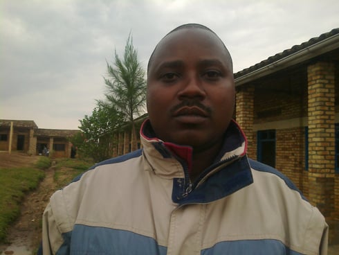 Maniraguha Eliel umuyobozi w'amashuli abanza ya Gasoro umuyaga wibasiye. (Photo: Jean Pierre Twizeyeyezu) 