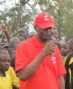 Umuyobozi wa Airtel mu Rwanda, Marcellin Paluku, yemereye Gatsibo Football Academy inkunga ihoraho.