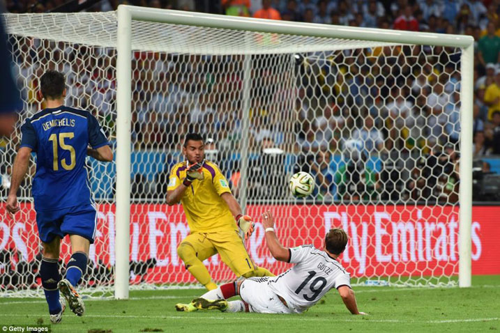Mario Götze ni we wahesheje Ubudage igikombe ubwo yinjiraga mu kibuga asimbuye agatsinda igitego ku munota wa 113.