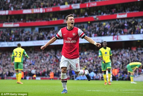 Mezut Ozil uhagaze neza muri iki gihe yatsindiye Arsenal ibitego bibiri muri uwo mukino.