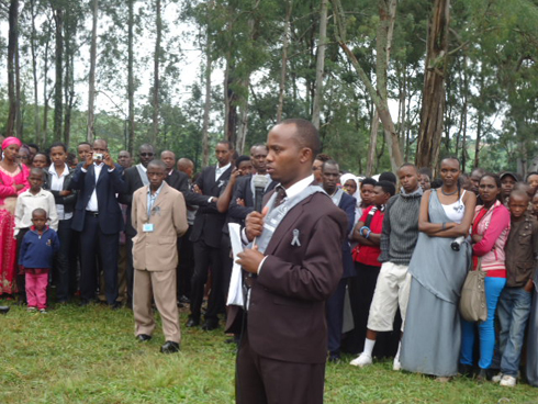 Migabo Vital uyobora umurenge wa Kinazi ati hano haguye abatutsi baruta ubwinshi abaturage bo mu Murenge wacu.