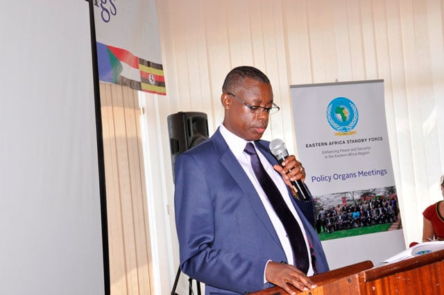 Minisitiri w'ingabo mu Rwanda, Gen. James Kabarebe, arasaba bagenzi be gushyira ingufu mu gushaka amikoro ingabo zigize EASF zizakoresha.