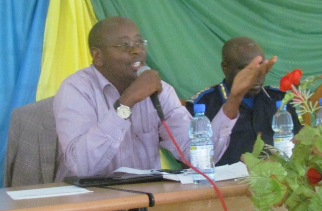 Minisitiri Musoni yizeza abayobozi b