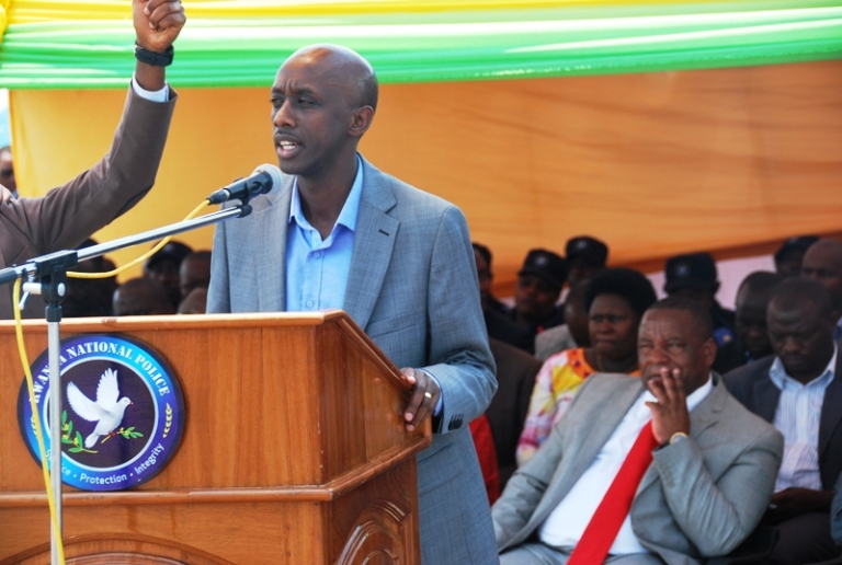 Minisitiri Kaboneka yasabye aba DASSO kurangwa n'imyitwarire iboneye.