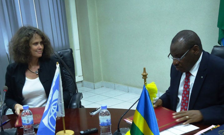 Aha Carolyn Turk uhagarariye Banki y